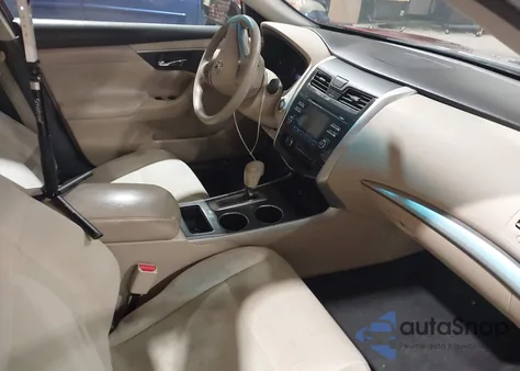 2015 Nissan Altima 2.5 S из США, поврежденный, VIN 1N4AL3AP9FC263626